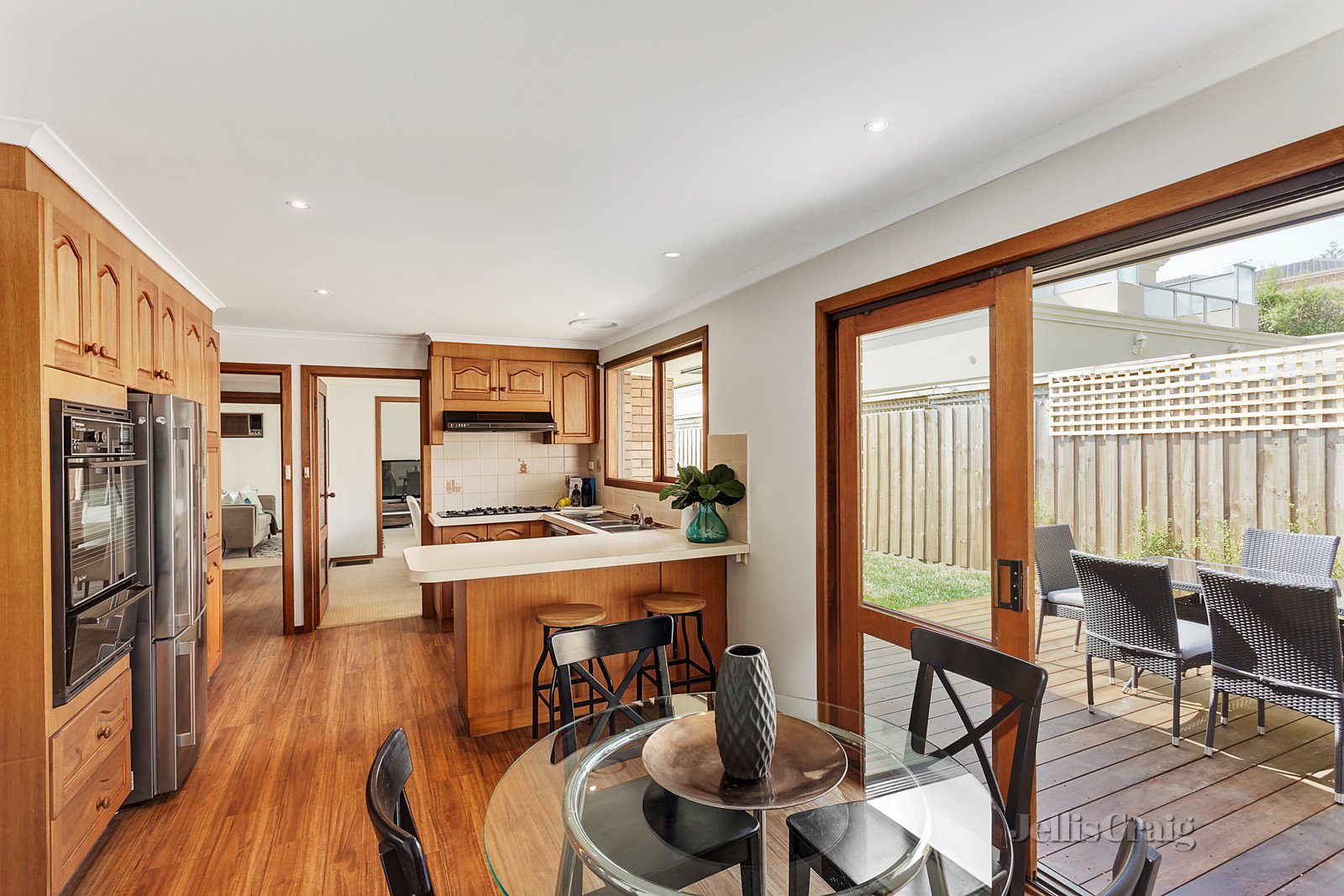 14 Tivey Parade, Balwyn image 4