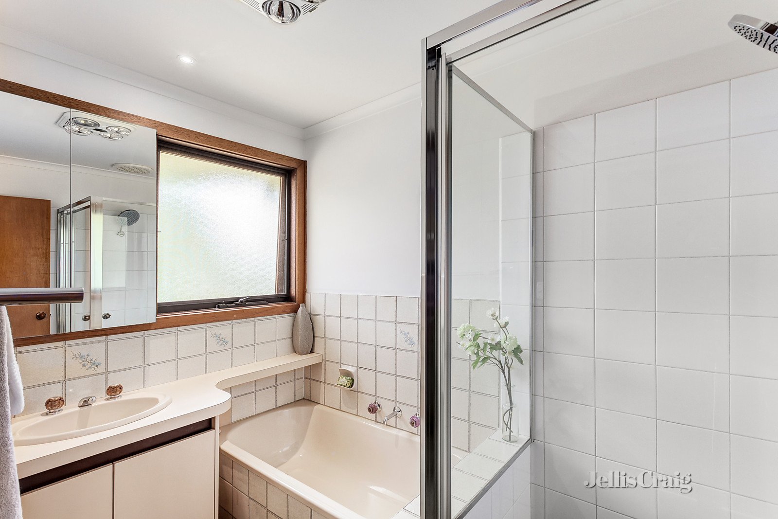 14 Tivey Parade, Balwyn image 5