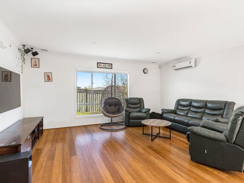 14 Toucan Road, Tarneit image 2