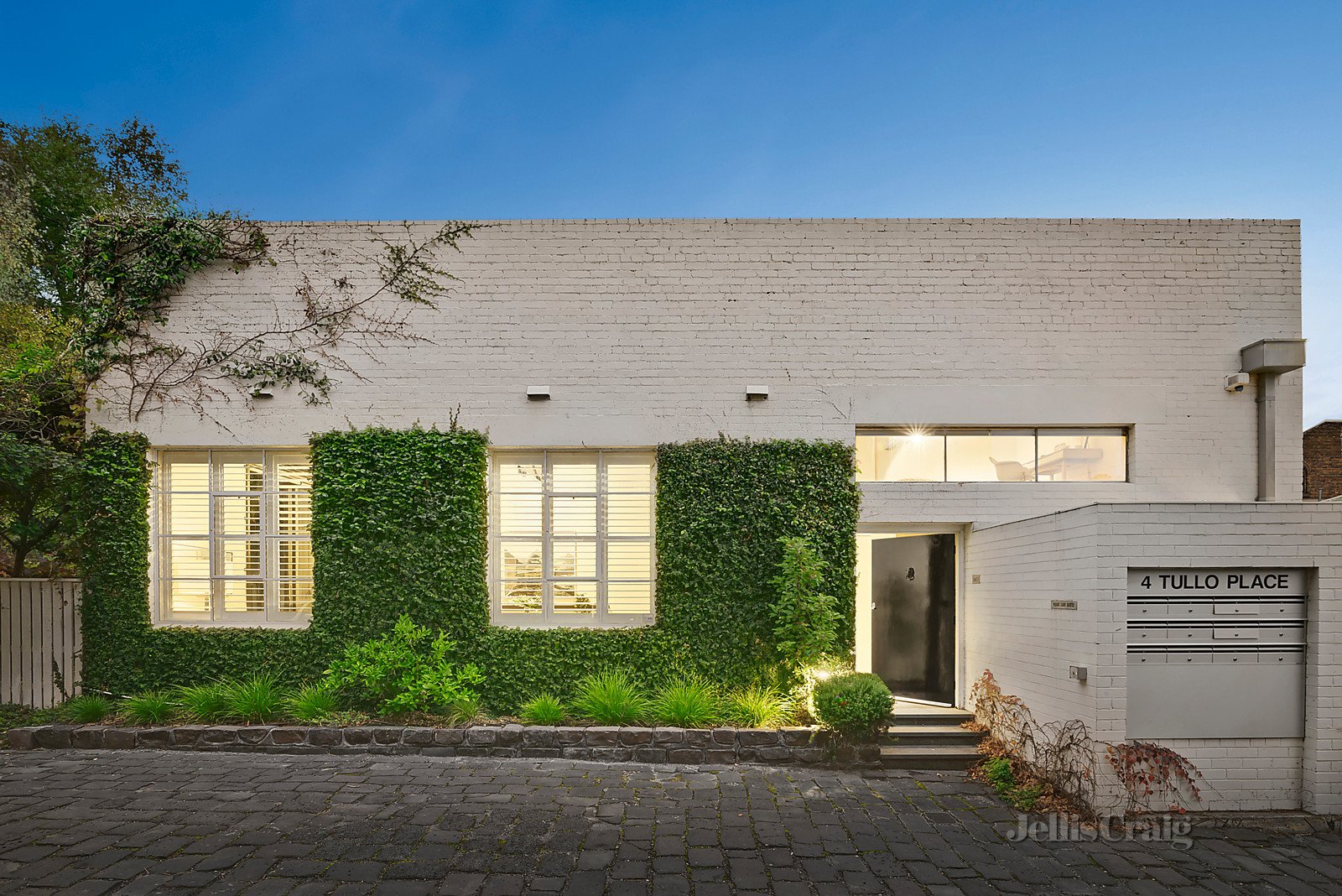 1/4 Tullo Place, Richmond image 1