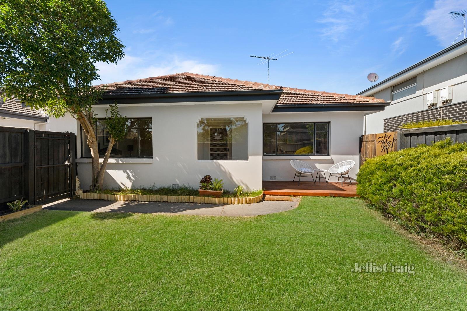 1/4 Valkstone Street, Bentleigh East image 1