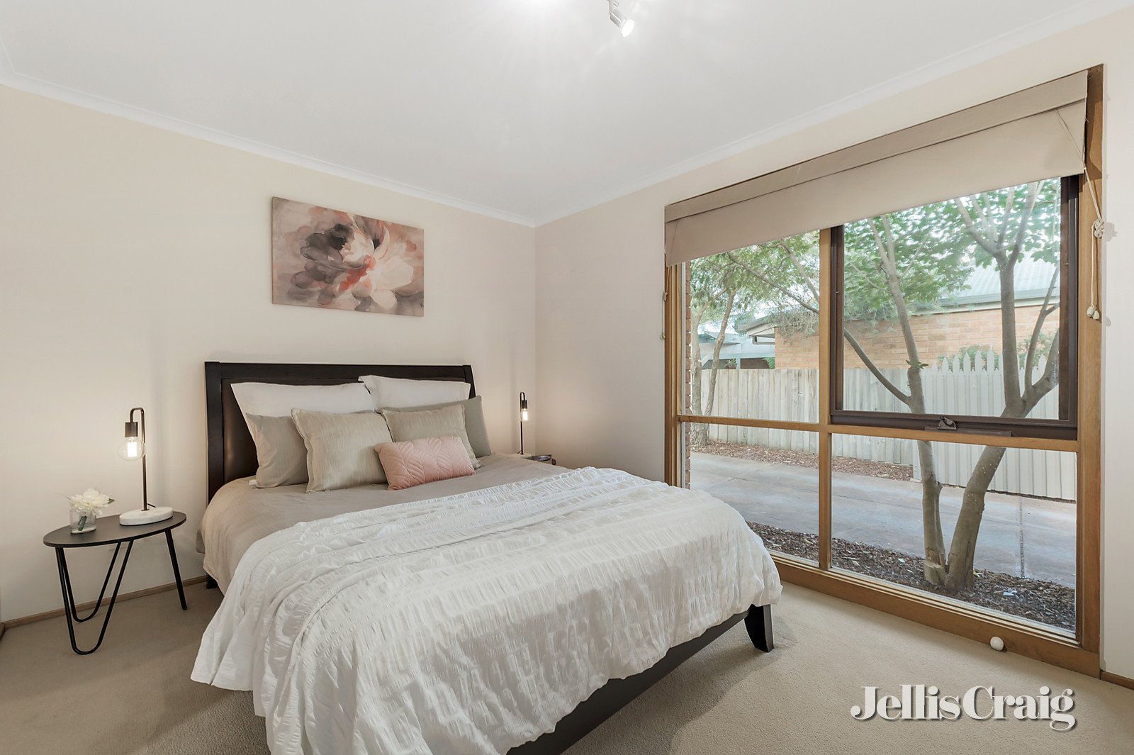 14 Valley Court, Croydon South image 4