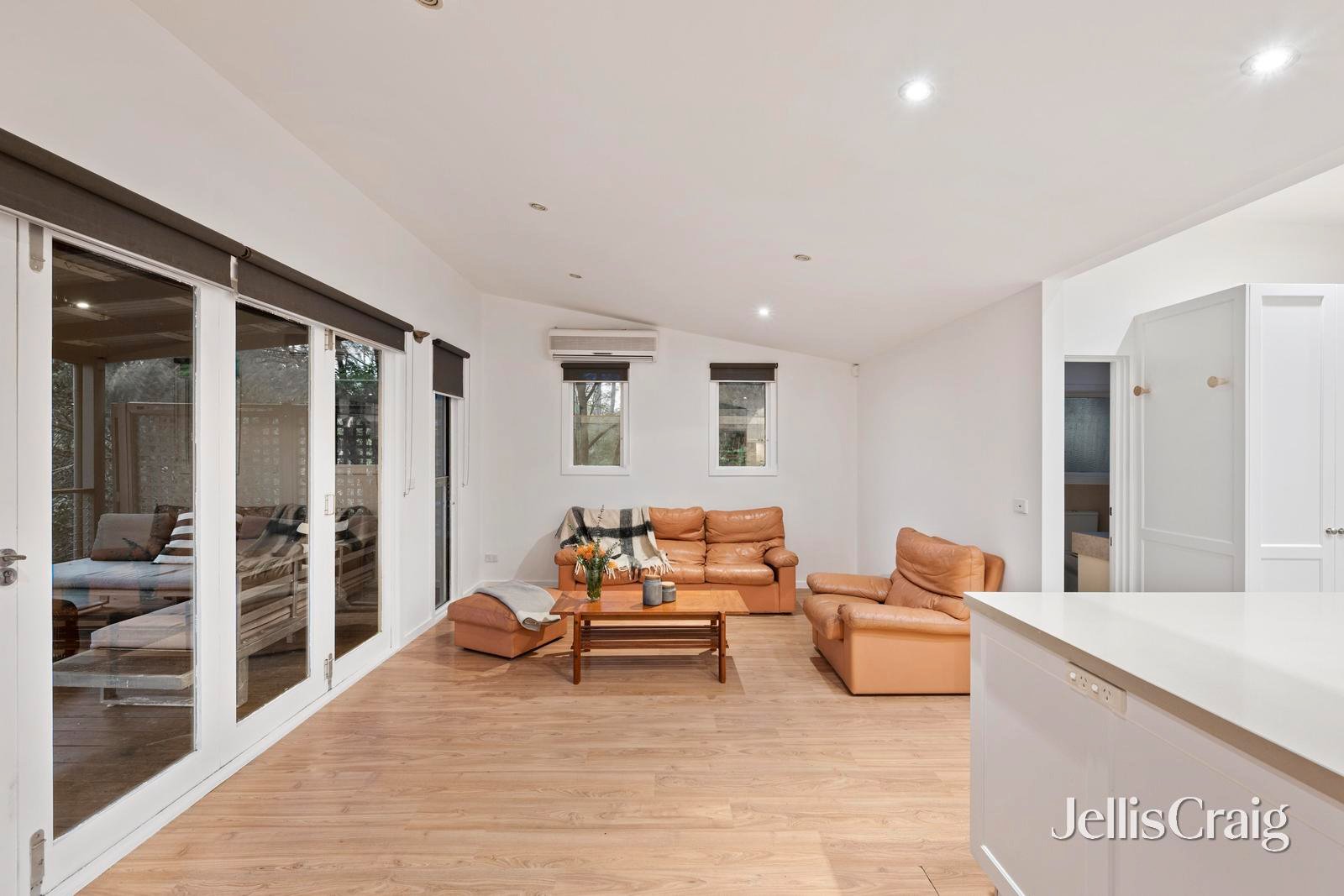14 Vasey Grove, Donvale image 5