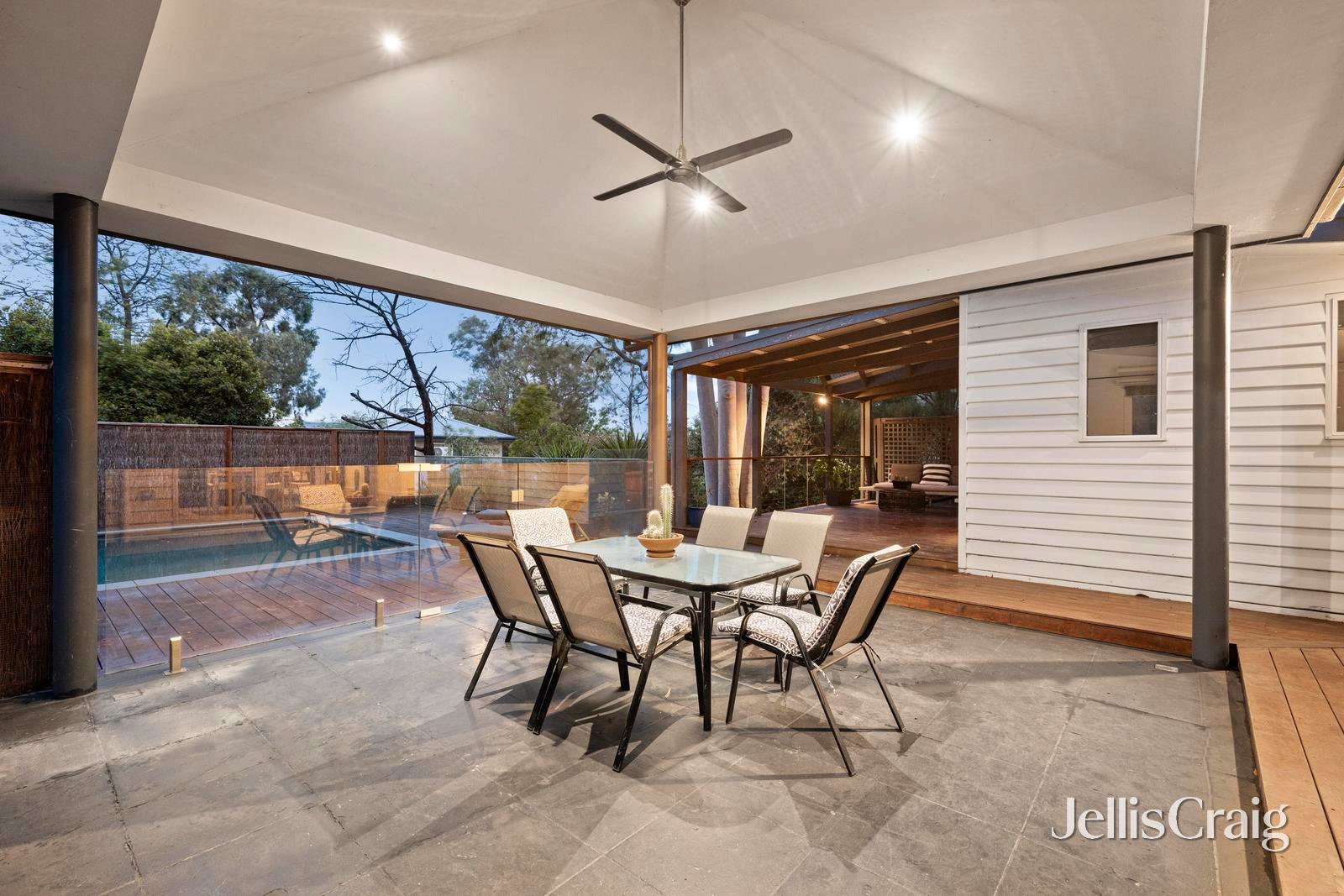14 Vasey Grove, Donvale image 13