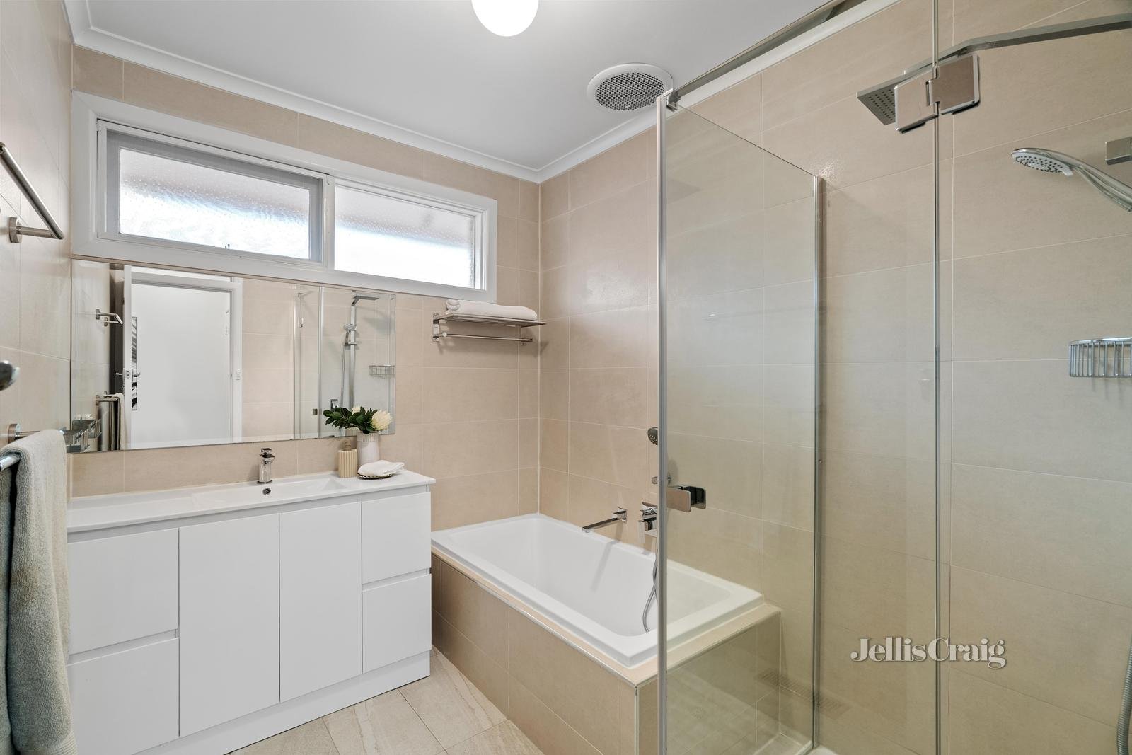 14 Venice Avenue, Mitcham image 8