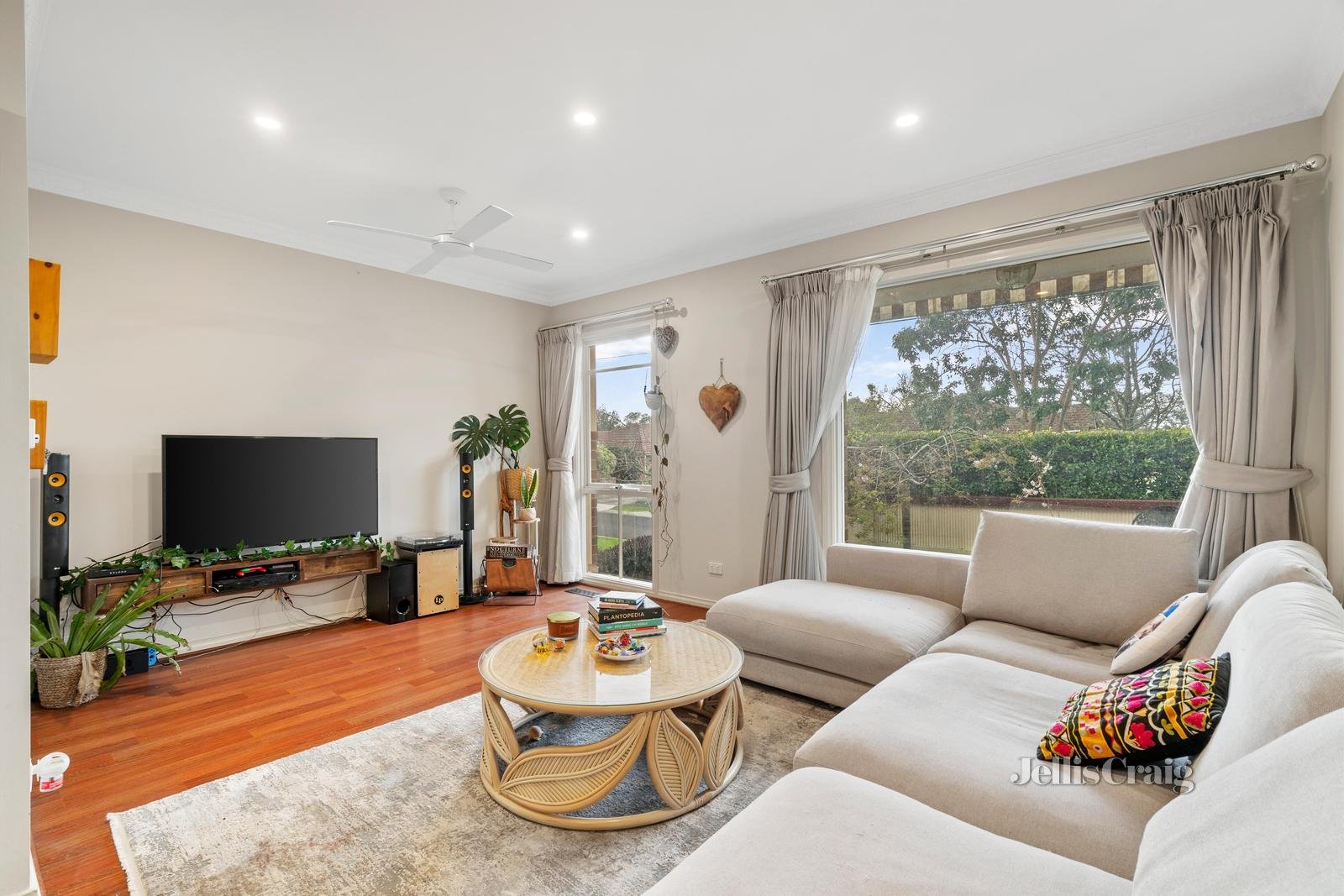 1/4 Walker Avenue, Mitcham image 2