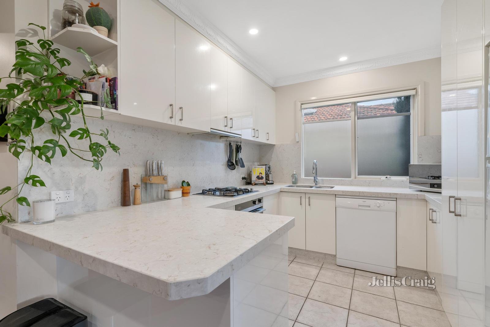 1/4 Walker Avenue, Mitcham image 3