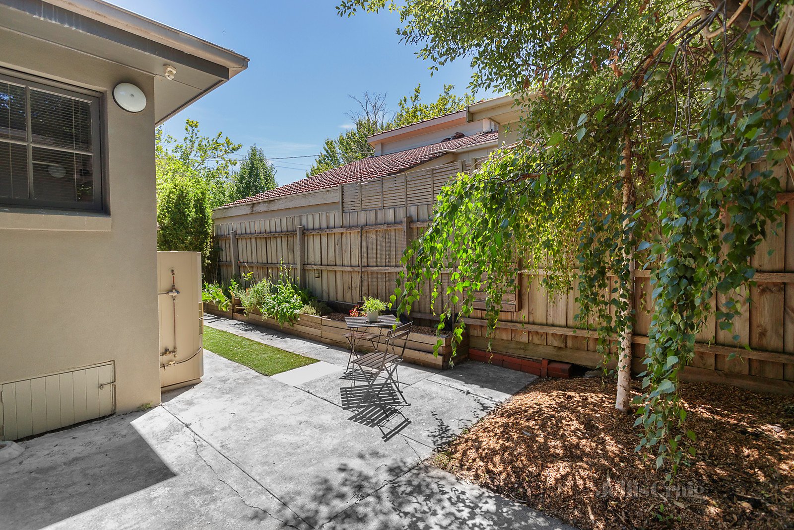 1/4 Wells Street, Surrey Hills image 6