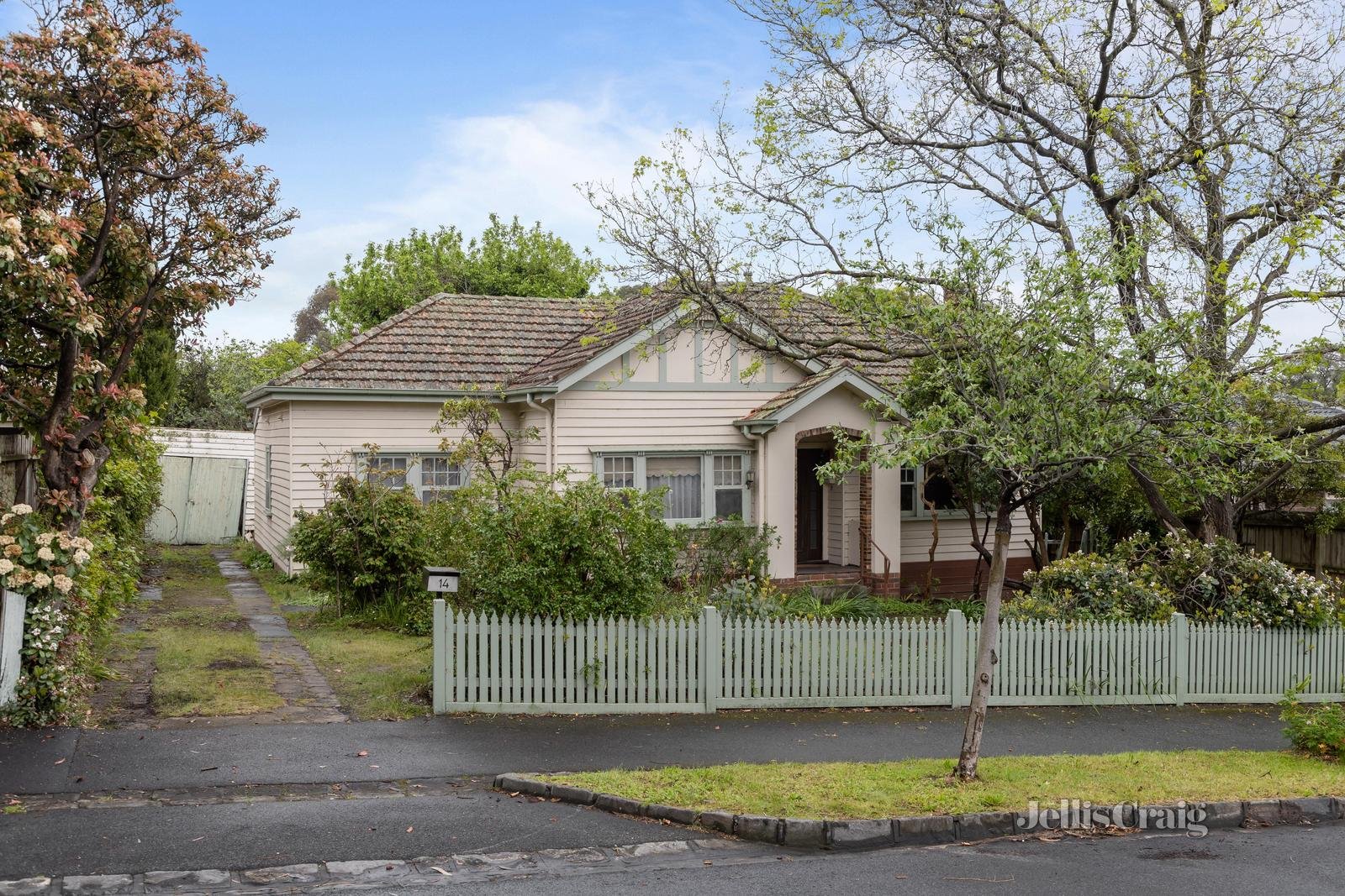 14 Wharton Street, Surrey Hills image 2