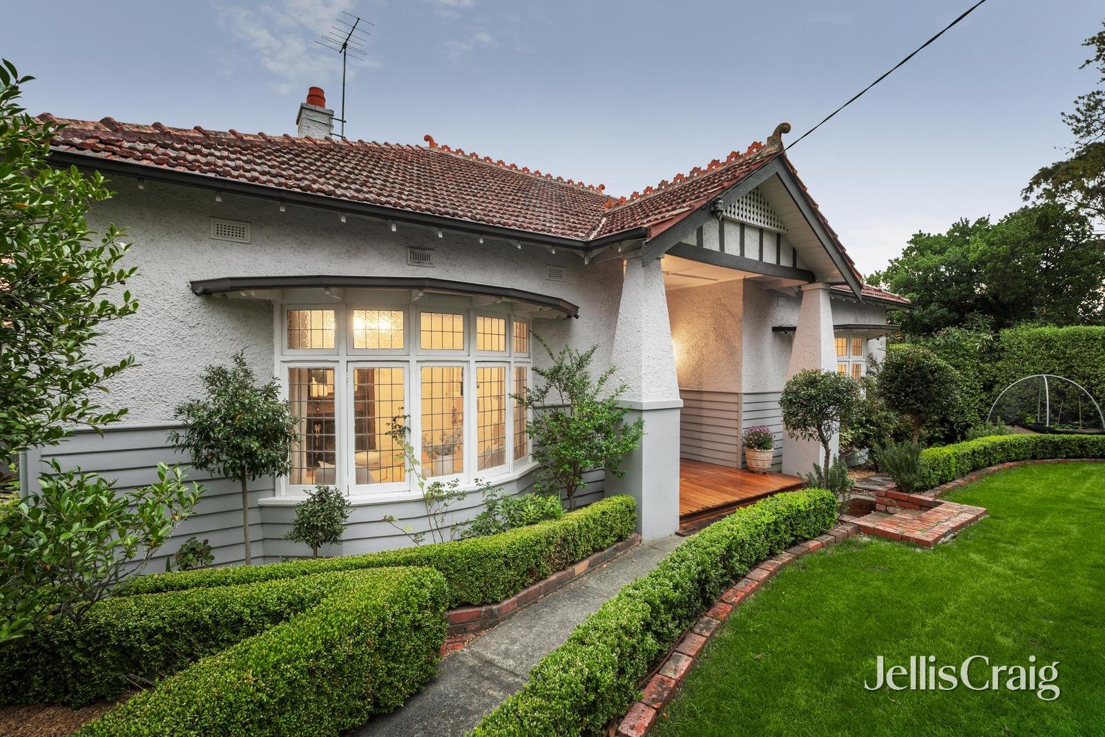 14 Willandra Avenue, Canterbury image 2
