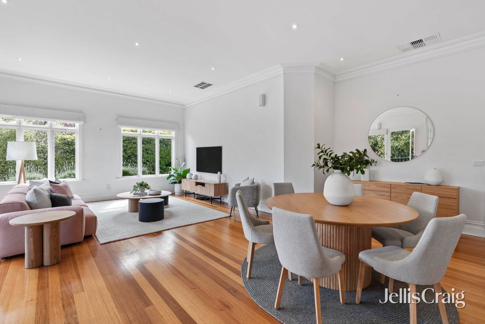 14 Willandra Avenue, Canterbury image 4