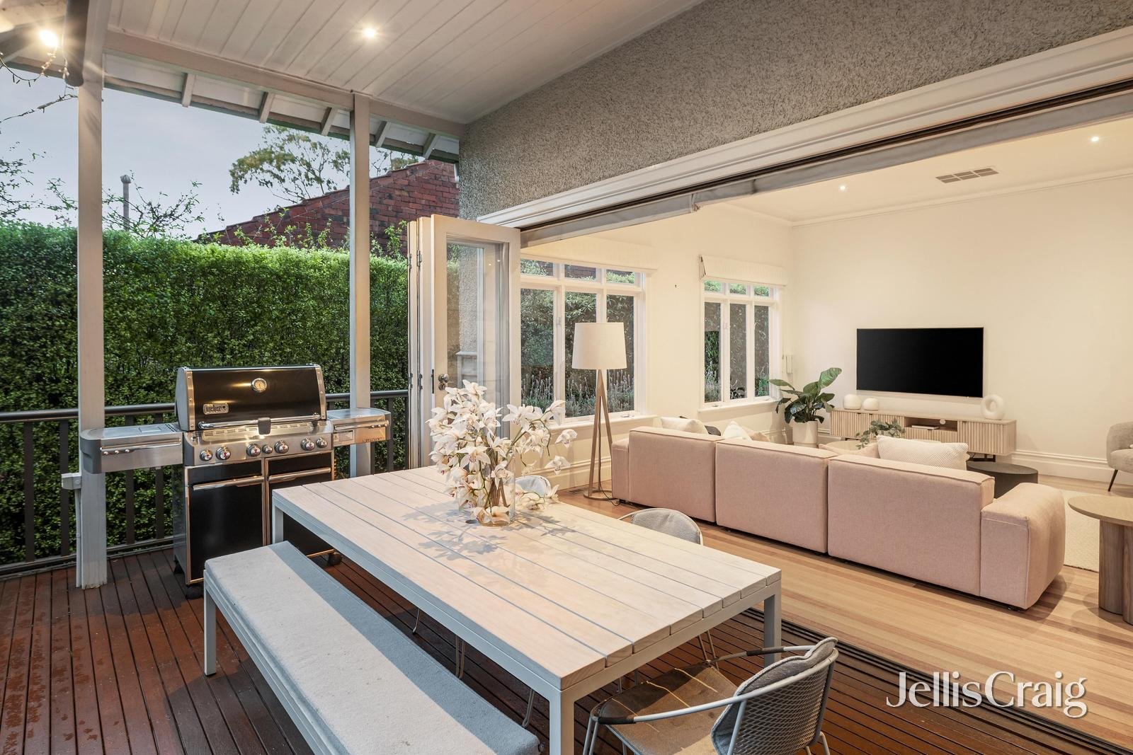 14 Willandra Avenue, Canterbury image 8