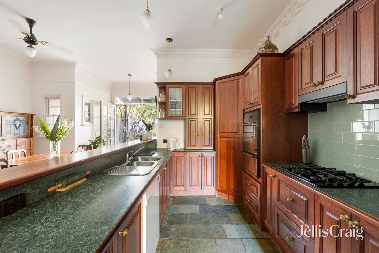 14 Willowbank Road, Fitzroy North image 8