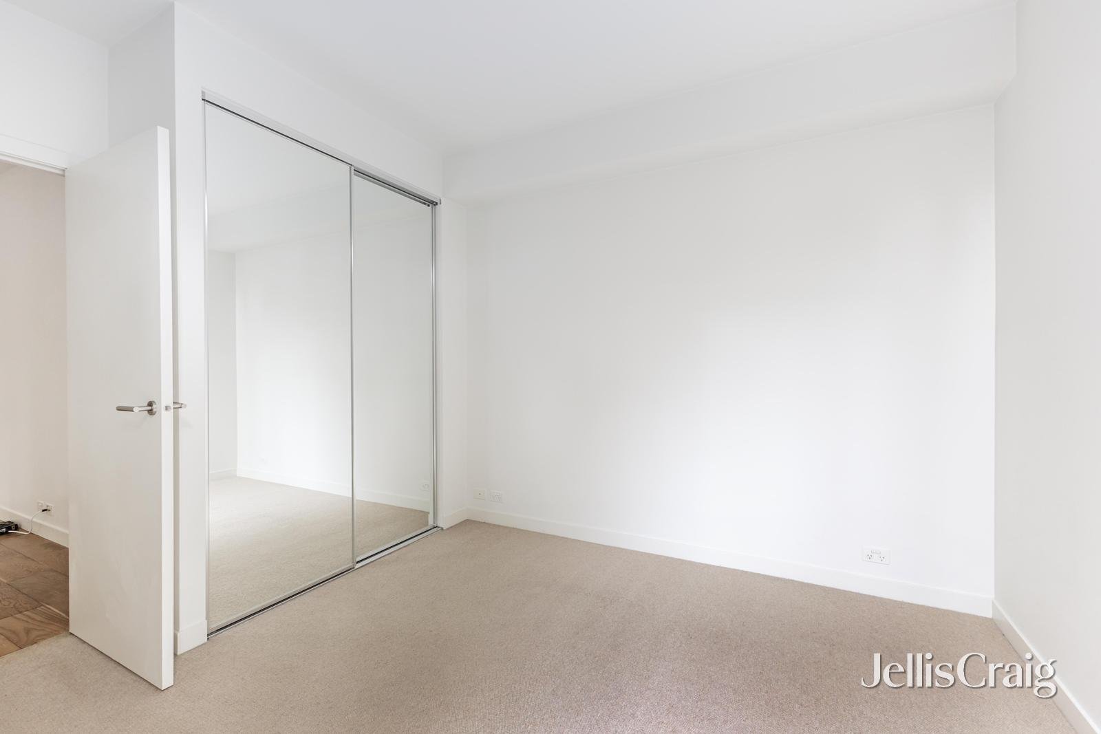 1/4 Wills Street, Glen Iris image 2
