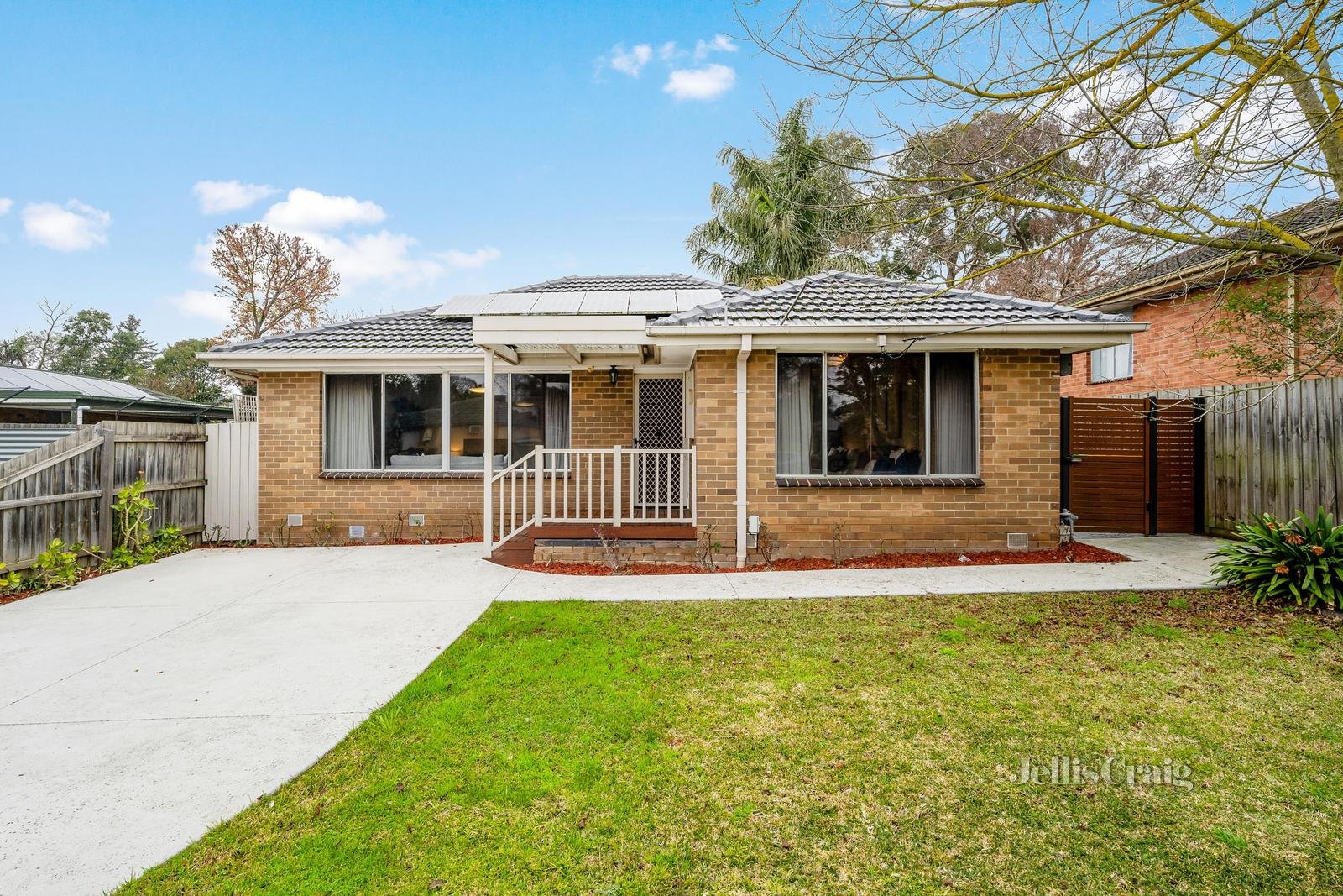 14 Winifred Road, Mooroolbark image 1