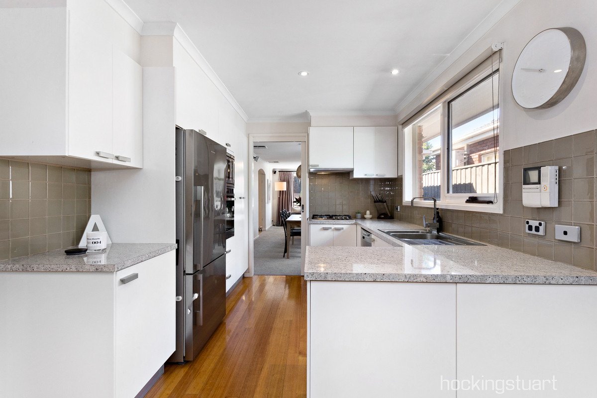 1/4 Woods Street, Balwyn image 5