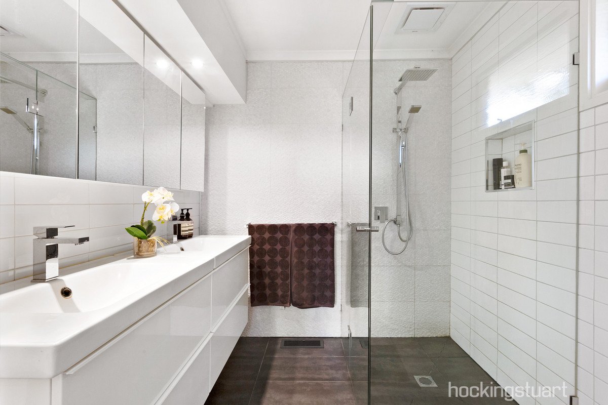1/4 Woods Street, Balwyn image 7