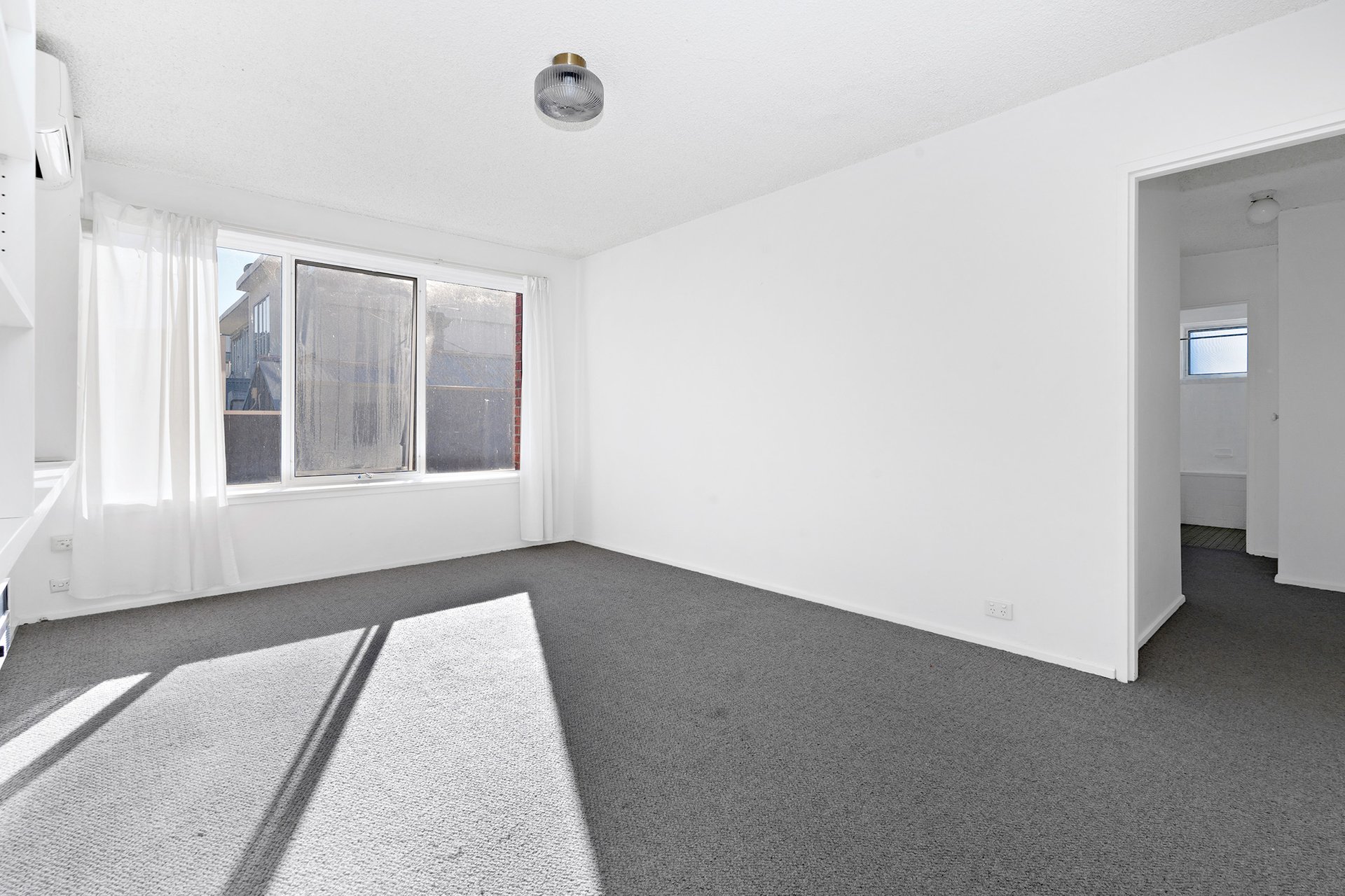 Property Gallery Thumbnail 8