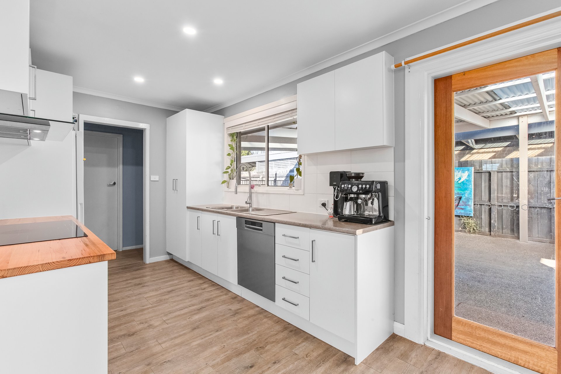 140 Asbury Street East, Ocean Grove image 2