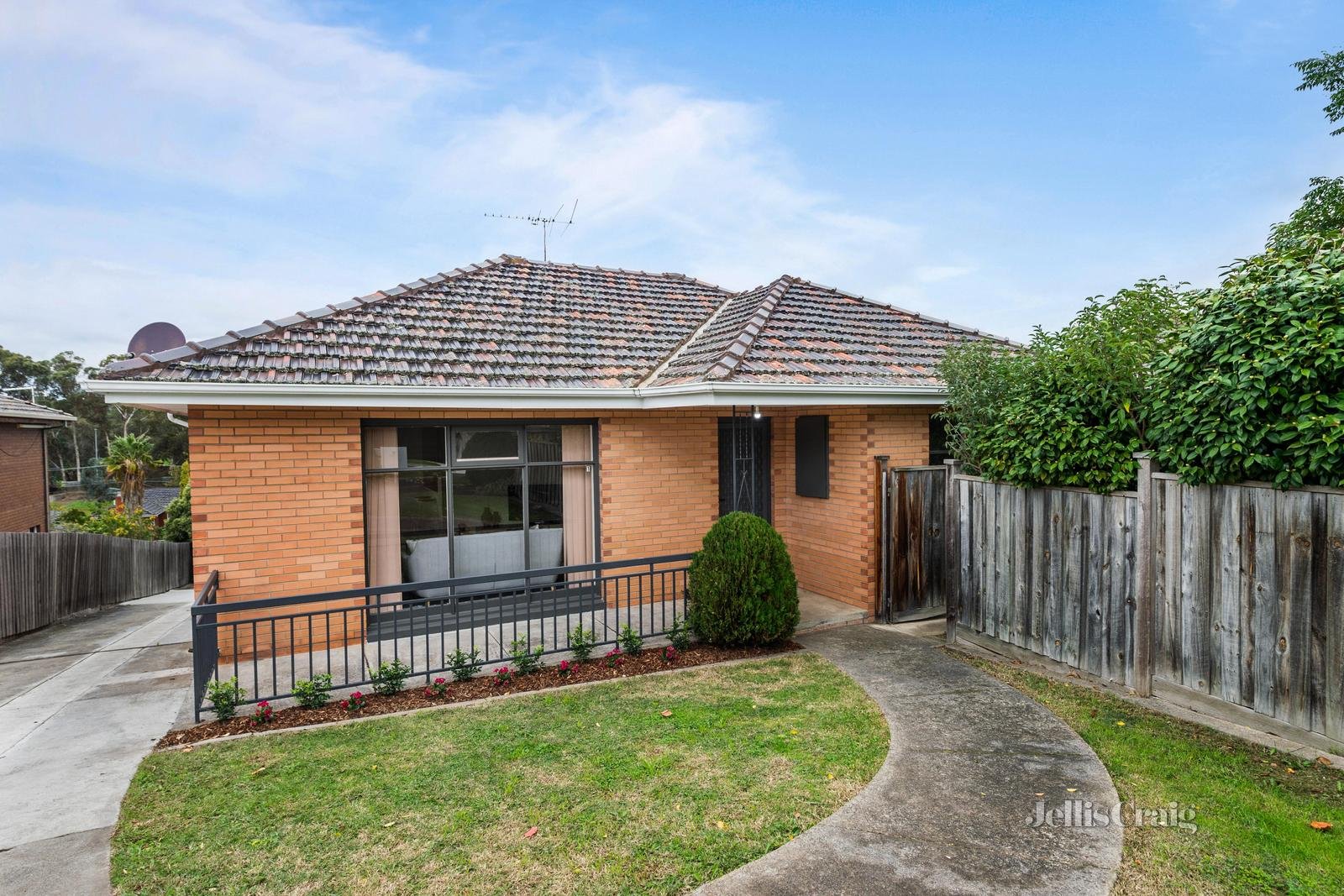 1/40 Furneaux Grove, Bulleen image 1