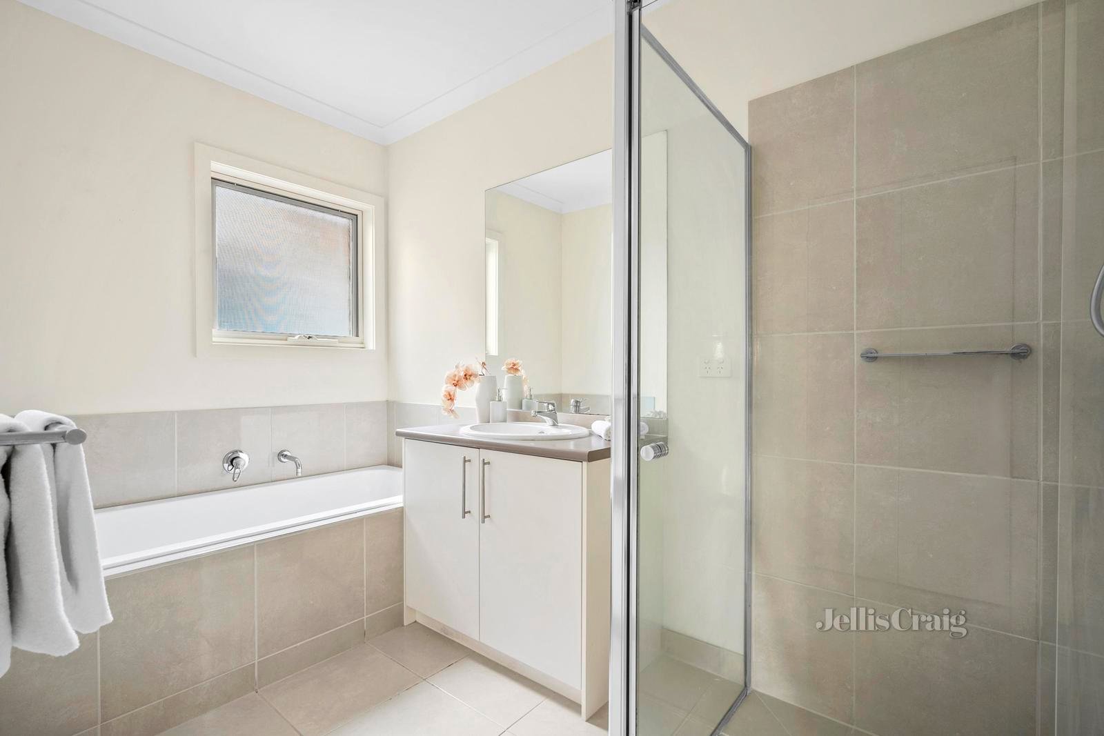 1/40 Heytesbury Street, Herne Hill image 6