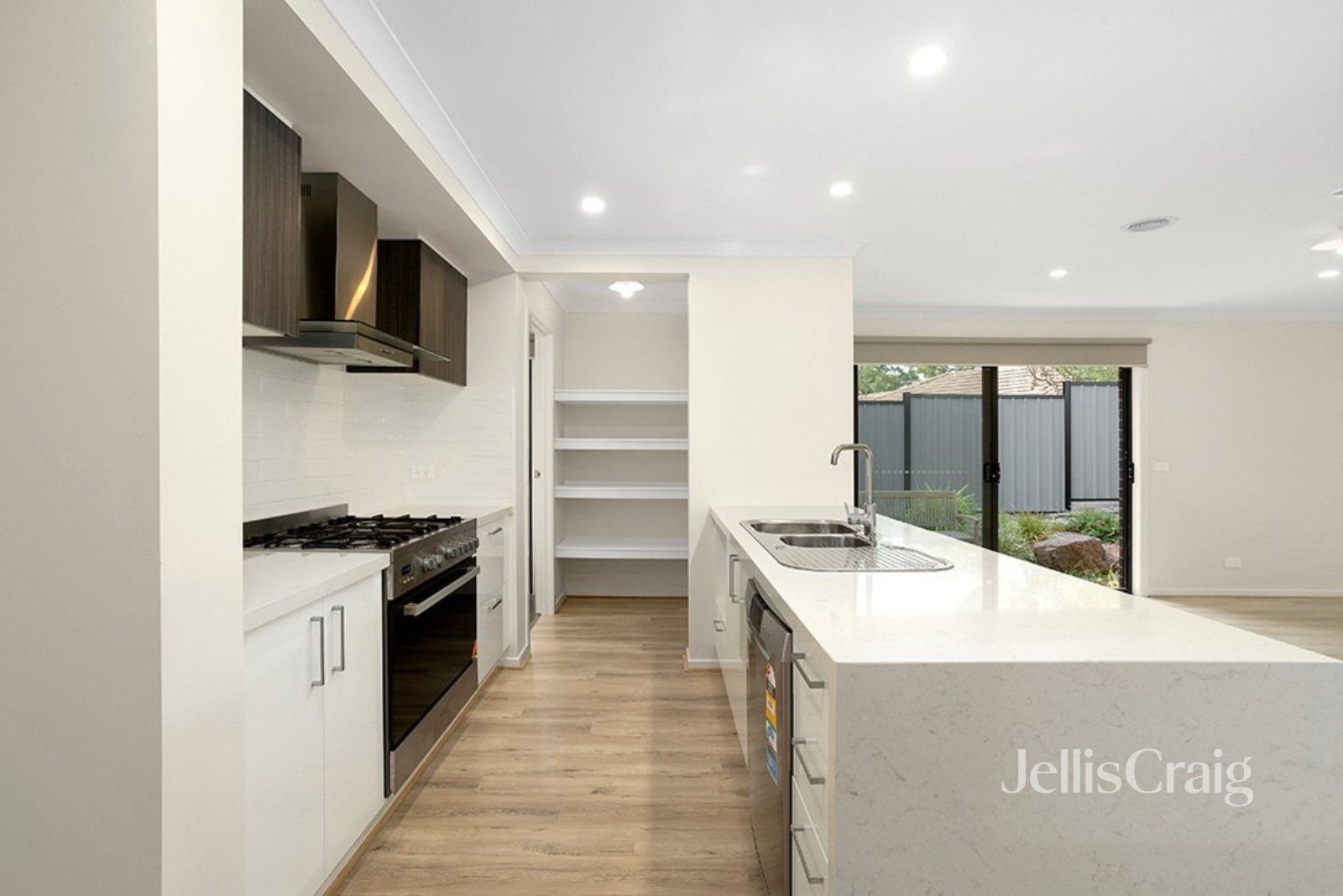 1/40 Shalbury Avenue, Eltham image 2