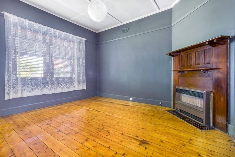 140 Thames Street, Box Hill North image 4