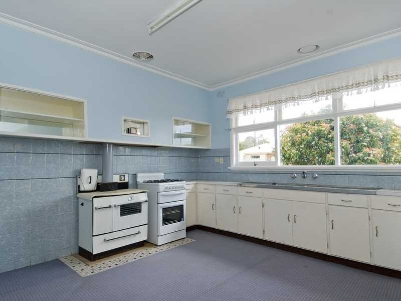 140 Vines Road, Hamlyn Heights image 4