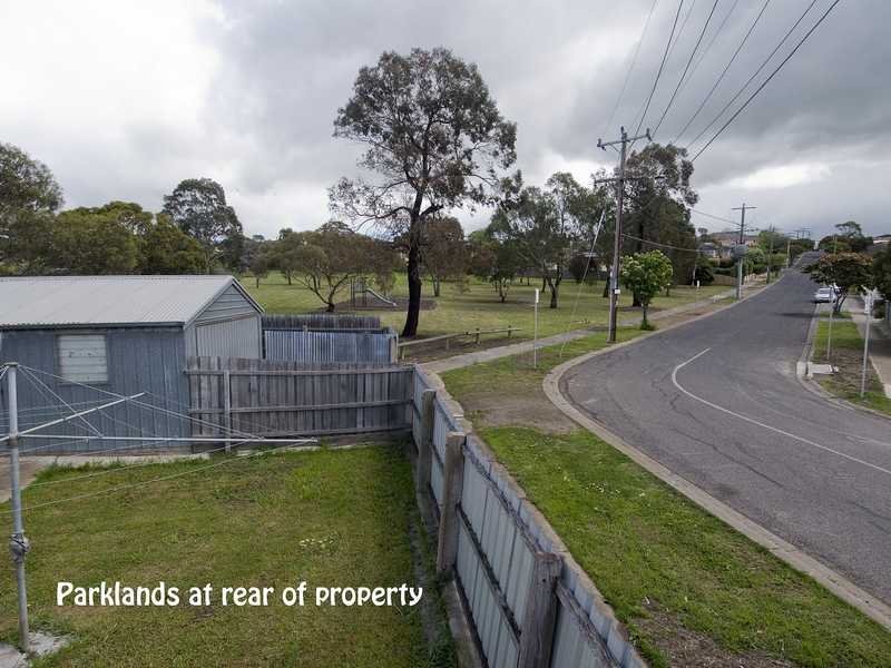 140 Vines Road, Hamlyn Heights image 5