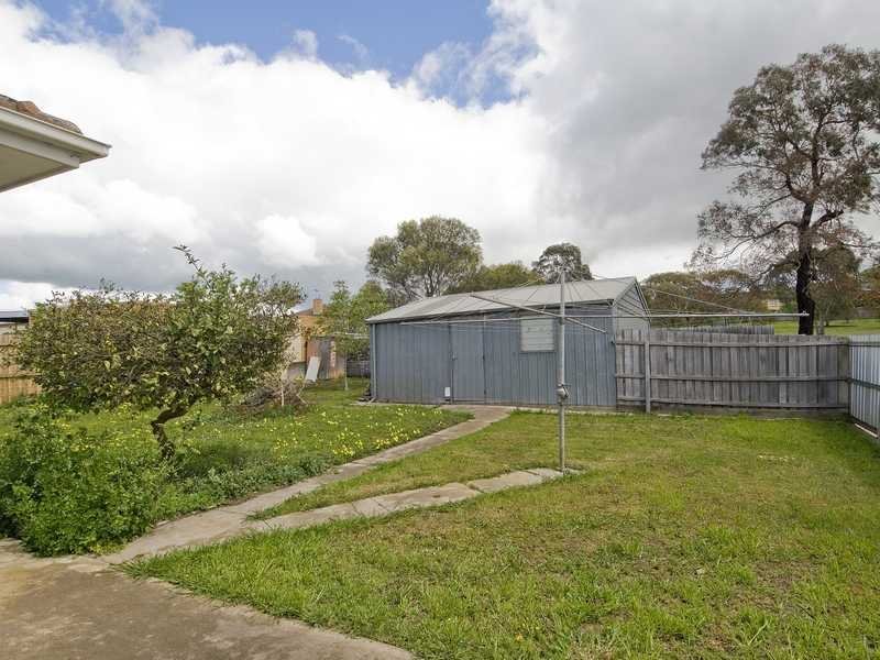 140 Vines Road, Hamlyn Heights image 6