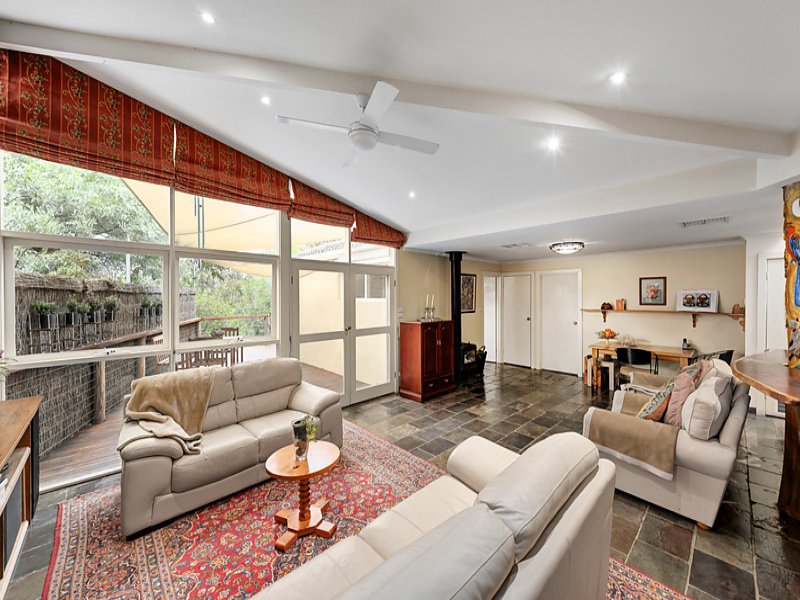 140 Winfield Road, Balwyn North image 2