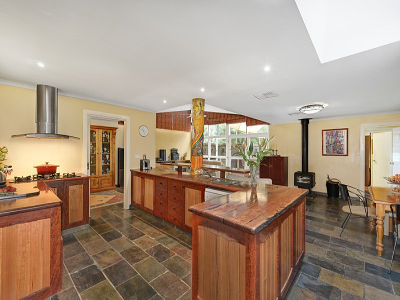 140 Winfield Road, Balwyn North image 3
