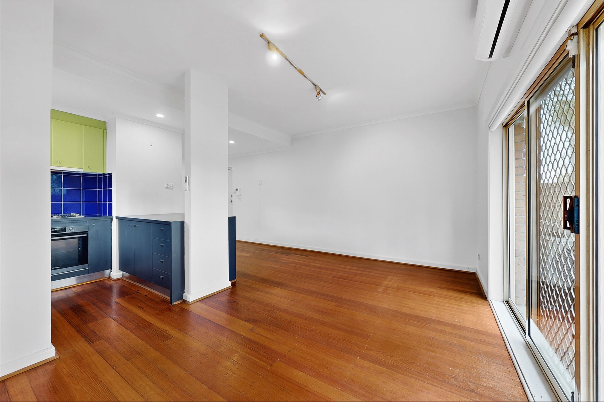 1/400 Barkly Street, Elwood image 2