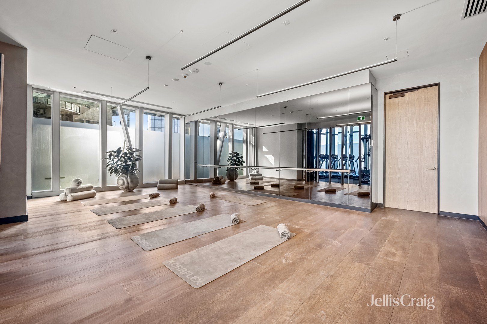 1402d/648 Lonsdale Street, Melbourne image 10