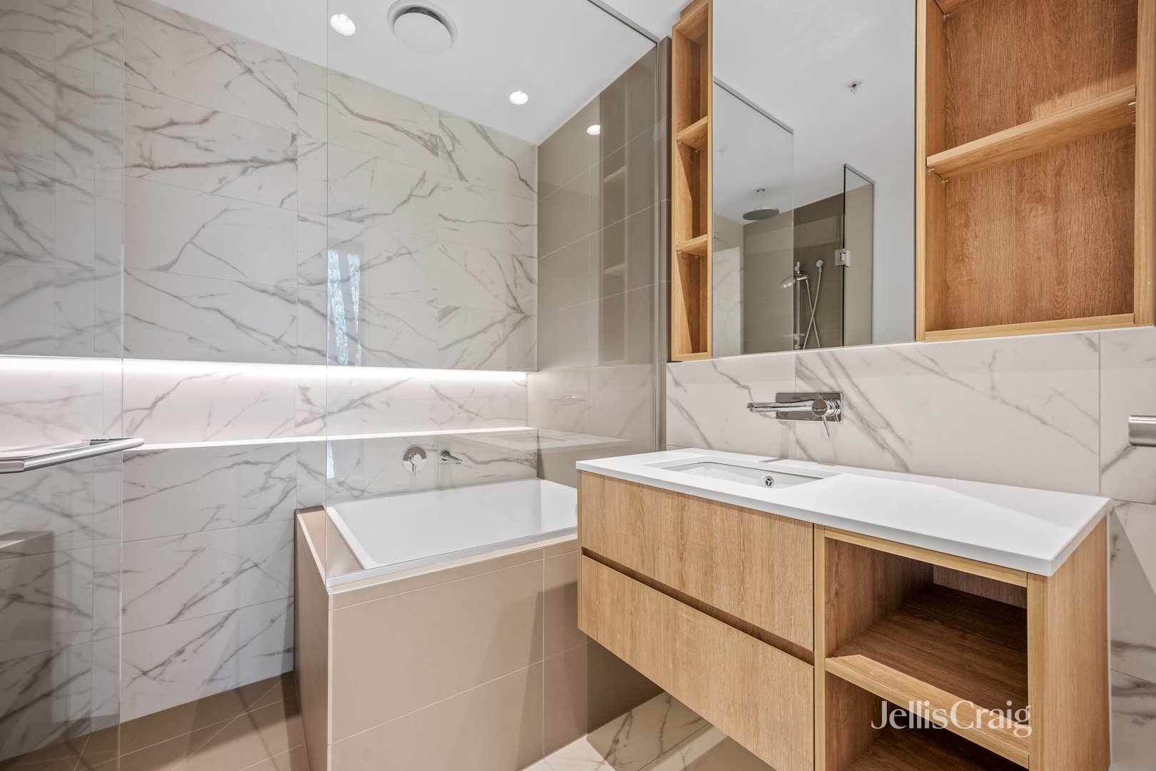 1402d/648 Lonsdale Street, Melbourne image 16