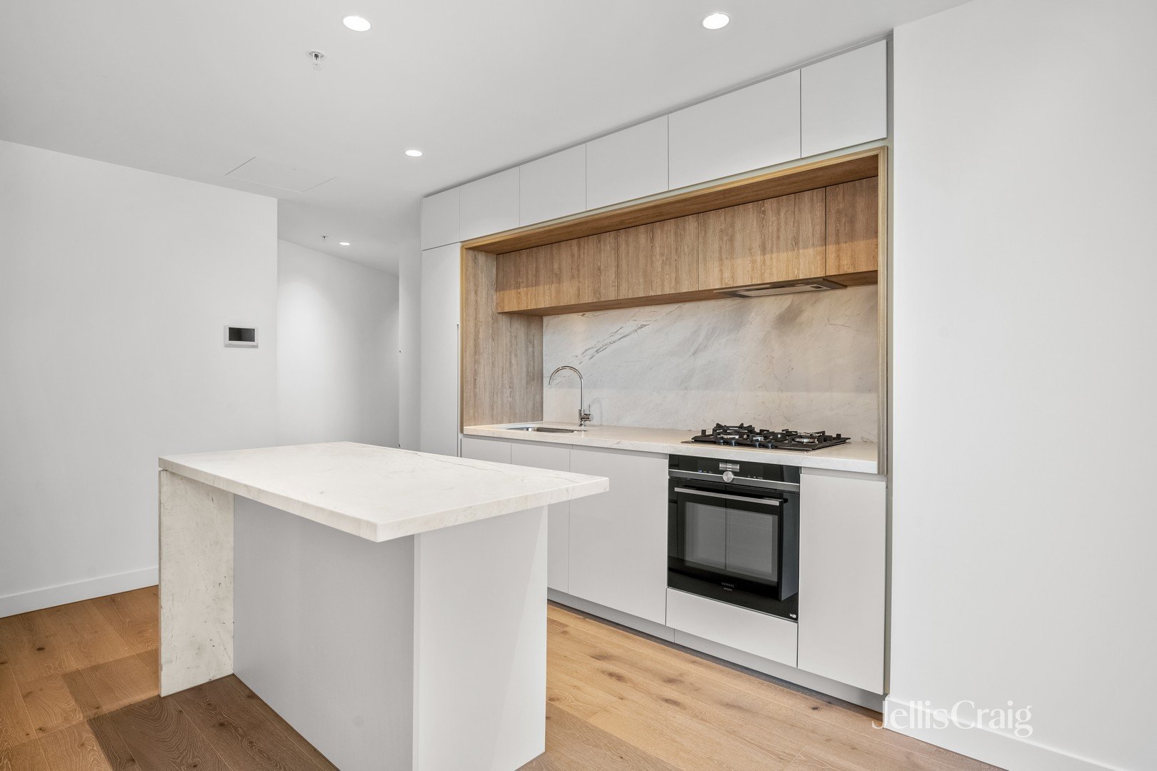 1402d/648 Lonsdale Street, Melbourne image 4
