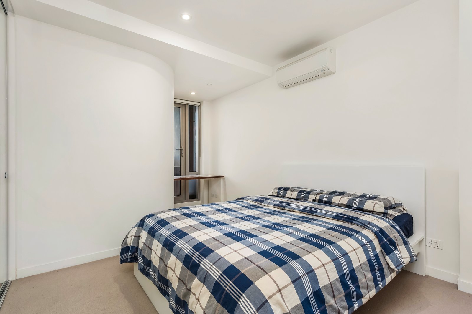 Property Gallery Thumbnail 6