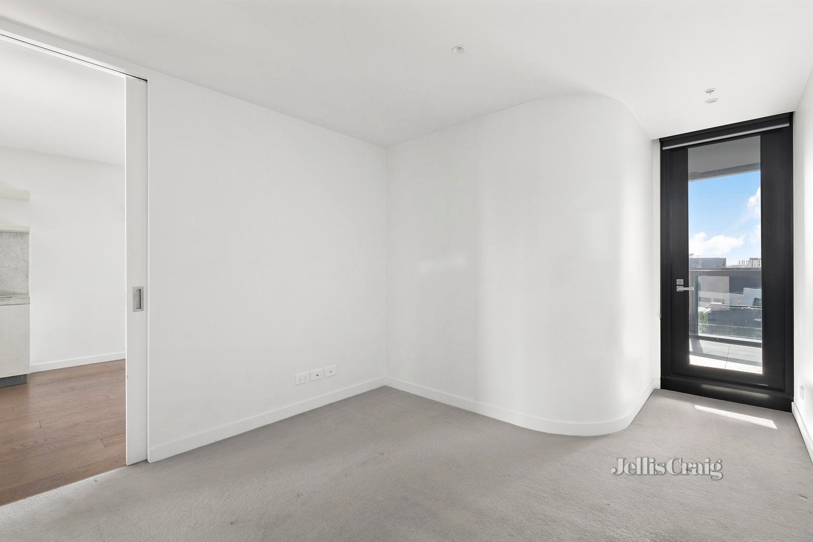 1404/33 Blackwood Street, North Melbourne image 4