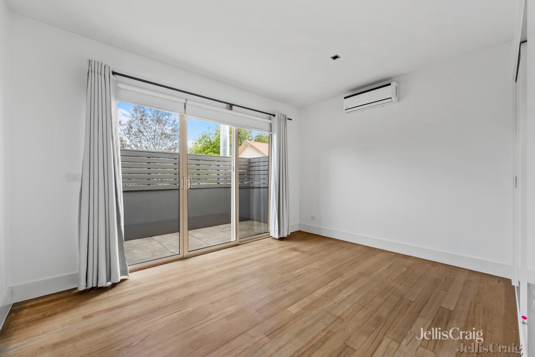 1/406 Clarke Street, Northcote image 3