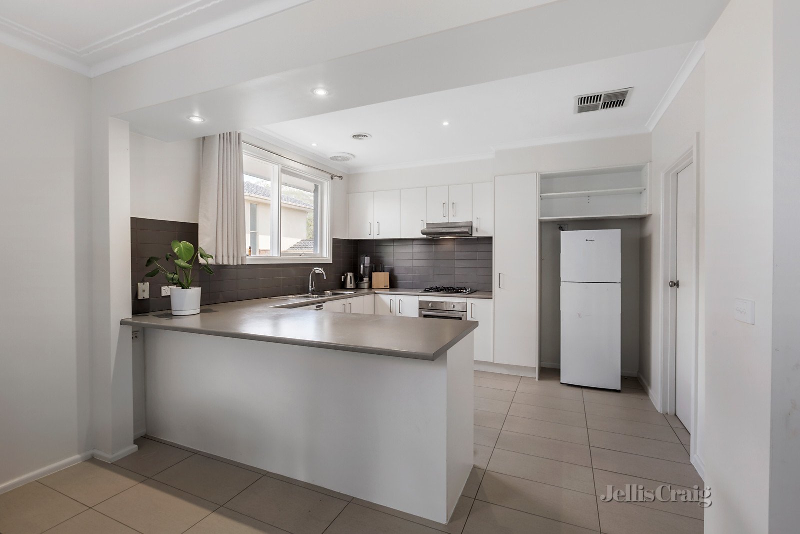1/41 Brindy Crescent, Doncaster East image 2