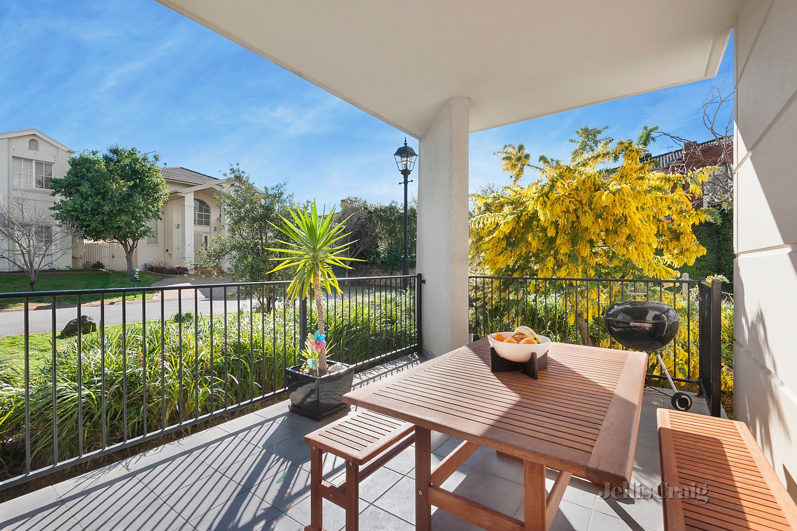 14/1 Conservatory Drive, Burwood image 4