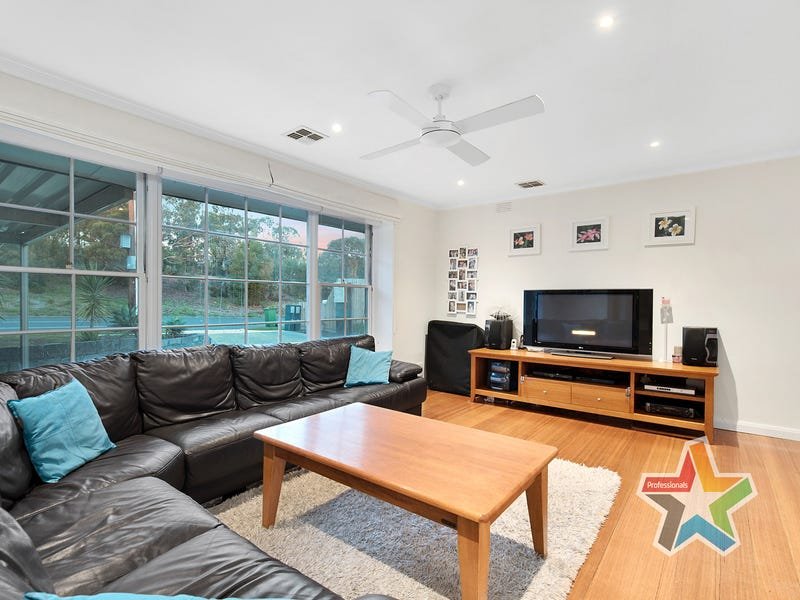 141 Manchester Road, Mooroolbark image 2