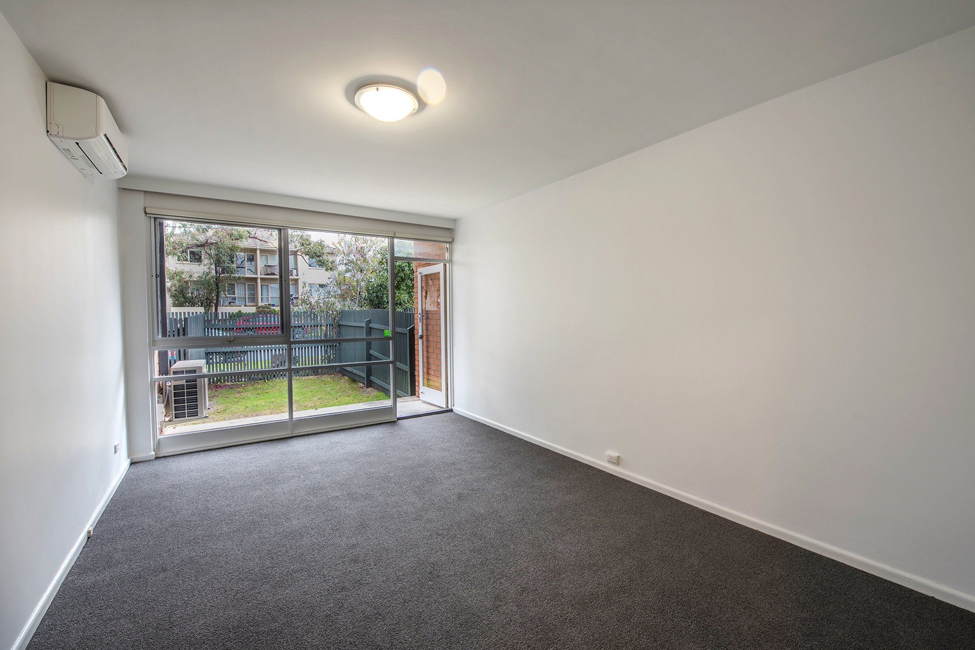 Property Gallery Thumbnail 3