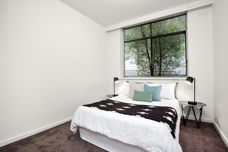 1/41 Scott Street, Elwood image 3