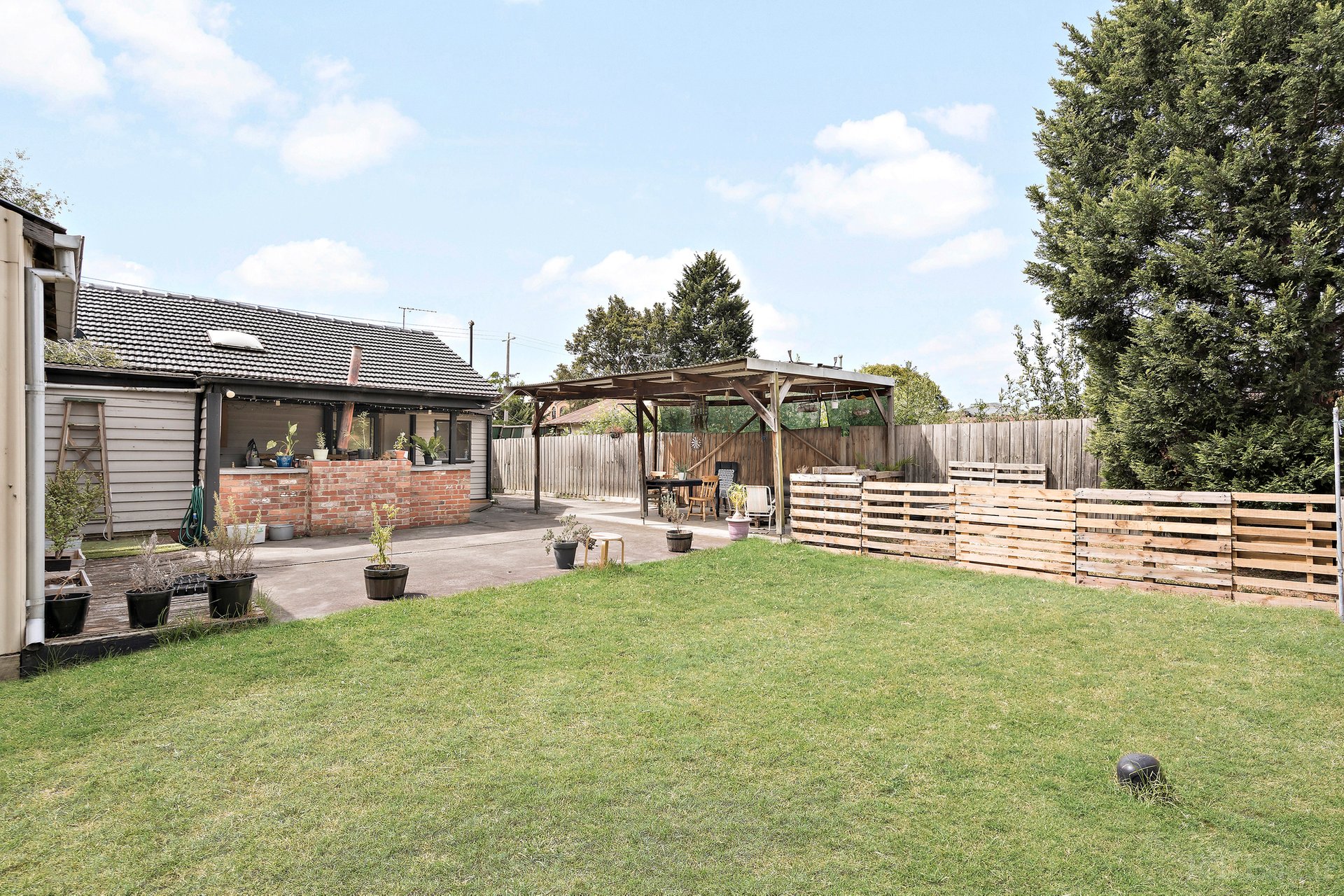 Property Gallery Thumbnail 6
