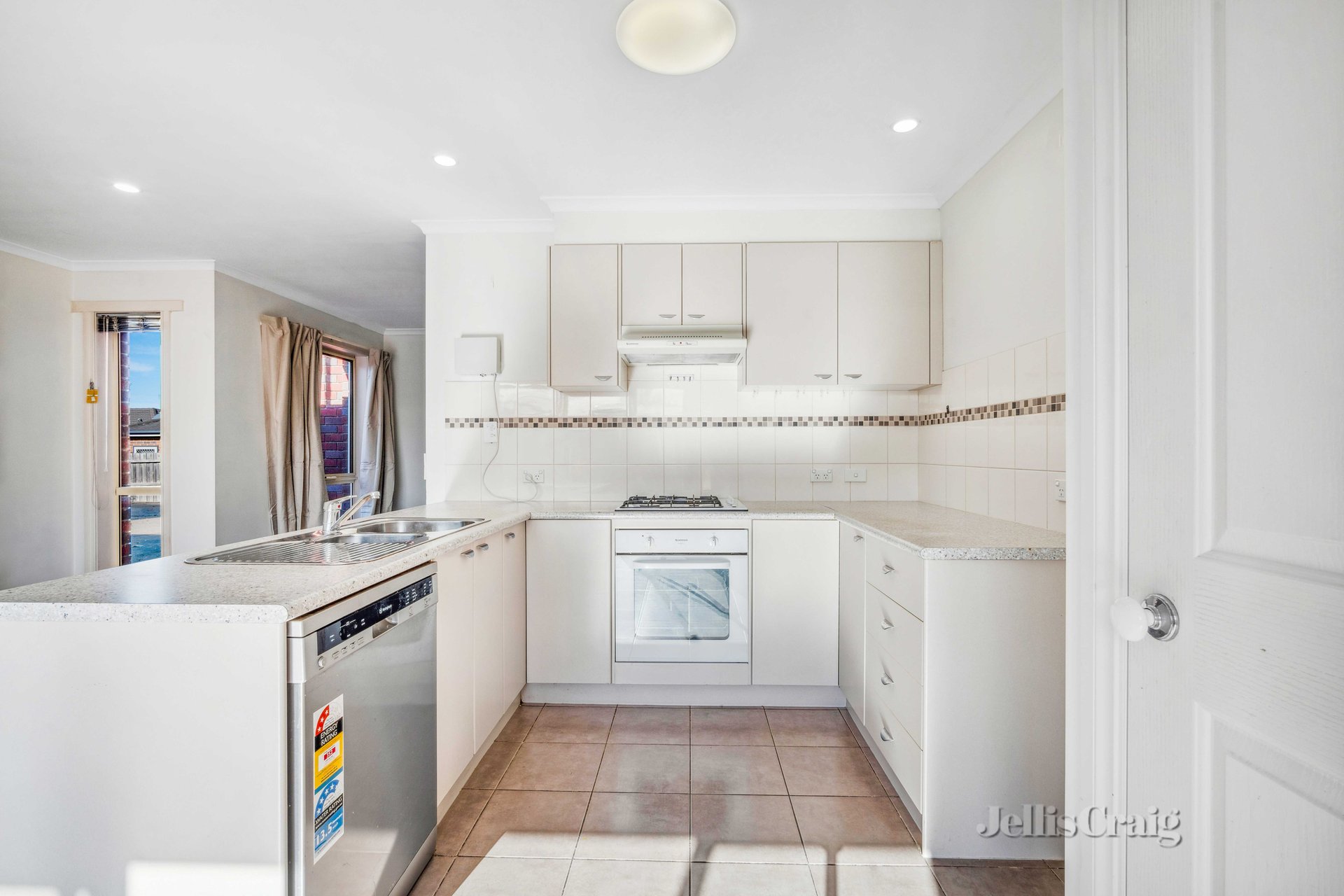 1/41 Yarrowee Street, Sebastopol image 3