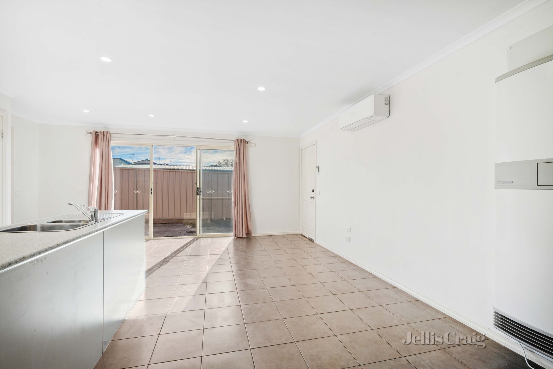 1/41 Yarrowee Street, Sebastopol image 5