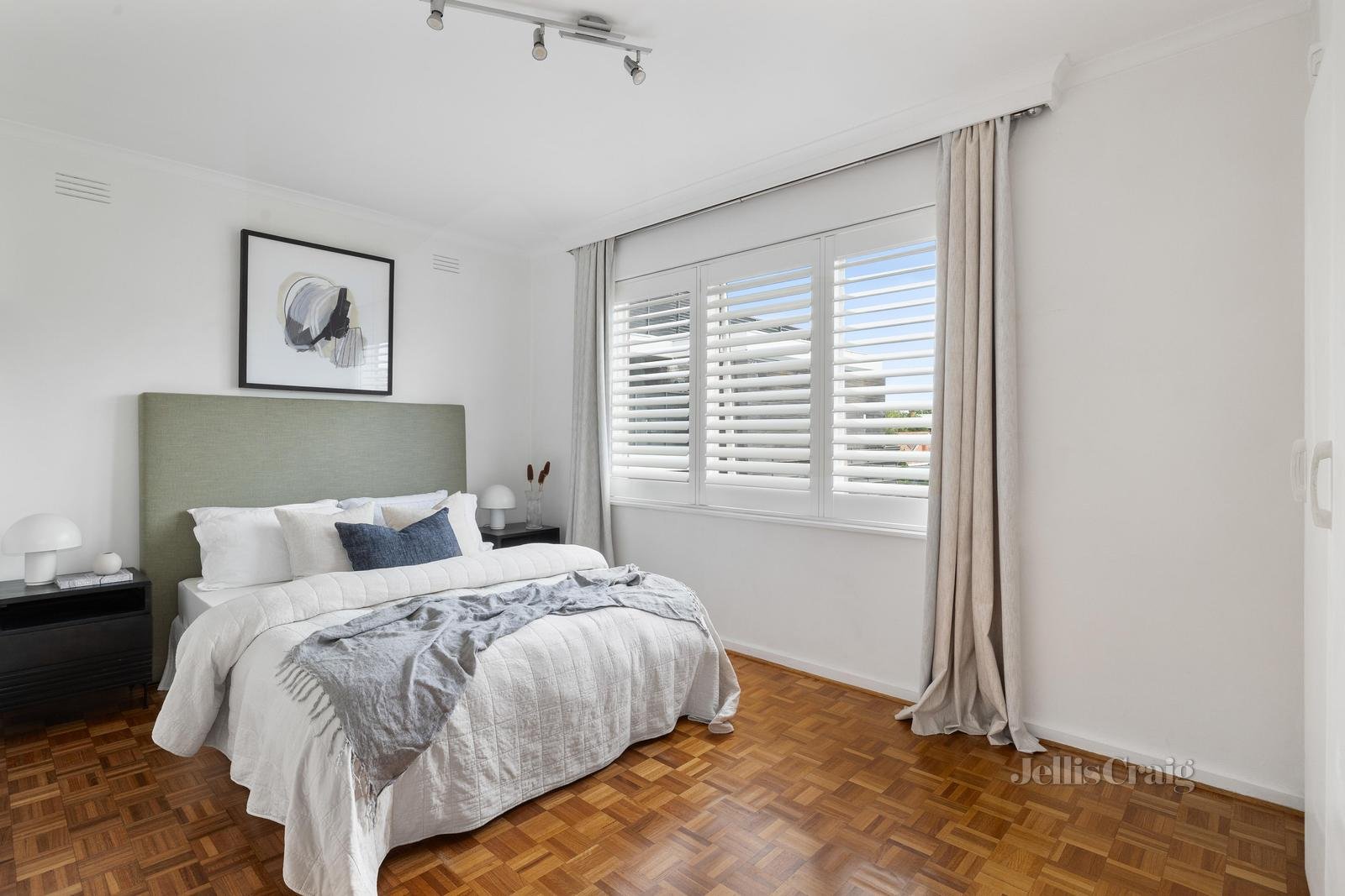 14/10 Dickens Street, Elwood image 3