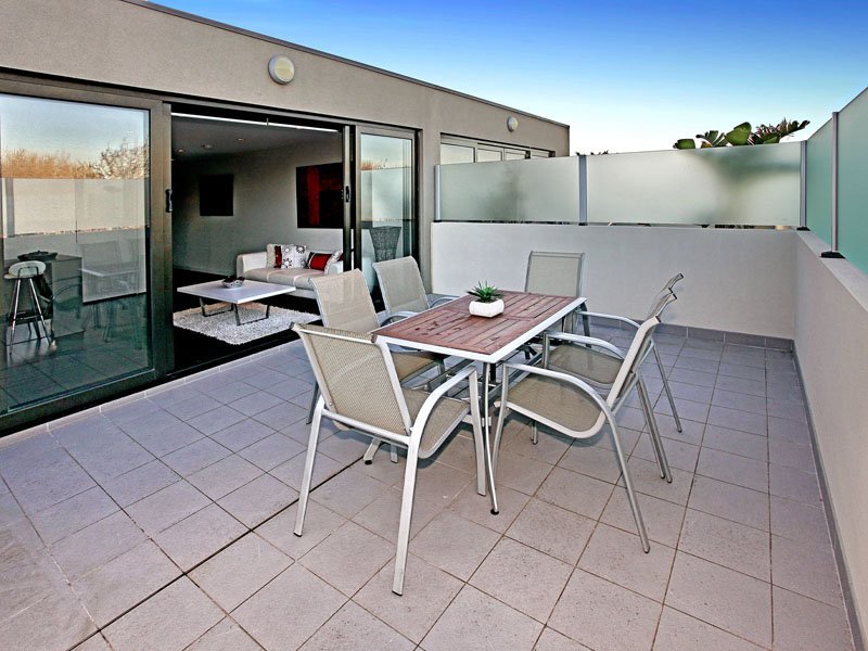 14/109-111 Addison Street, Elwood image 3