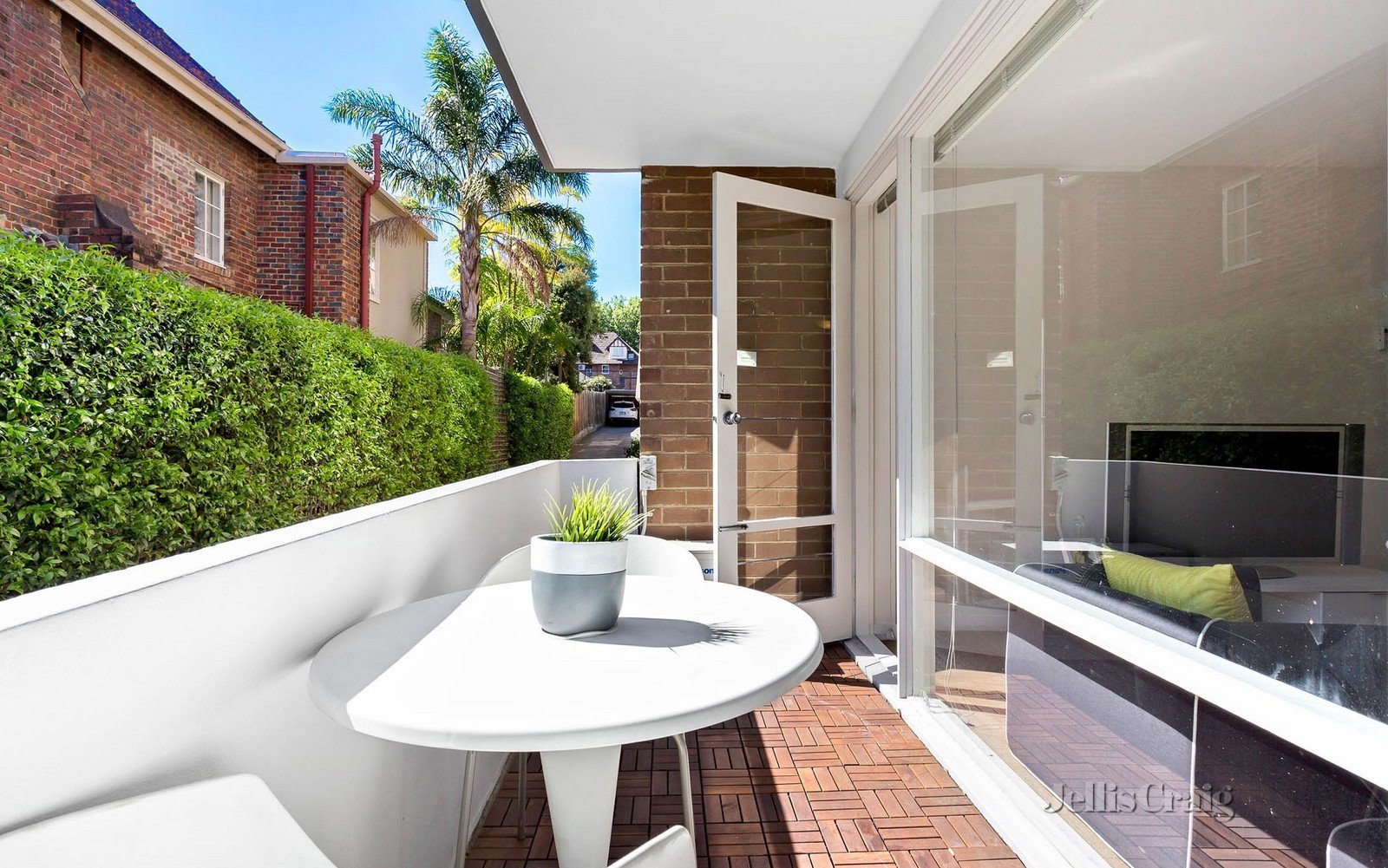 1/411 Toorak Road, Toorak image 9